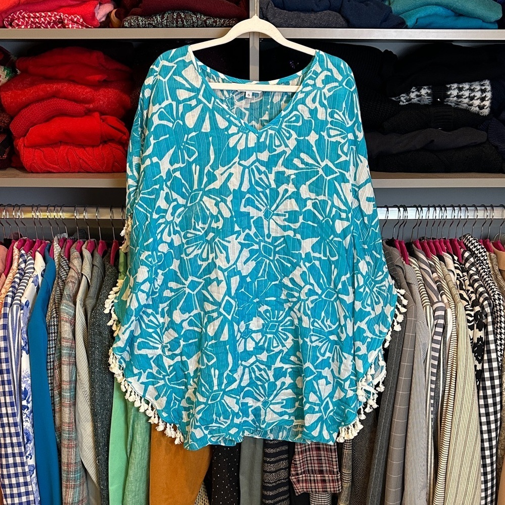 Trina Turk turquoise/white print tassel detail v neck poncho size S